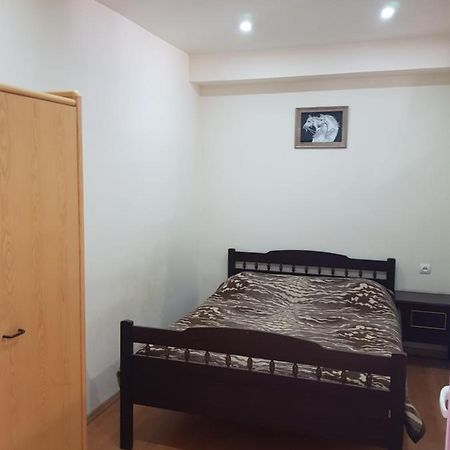 Apartment-14 In The Center Of Erivan Exterior foto
