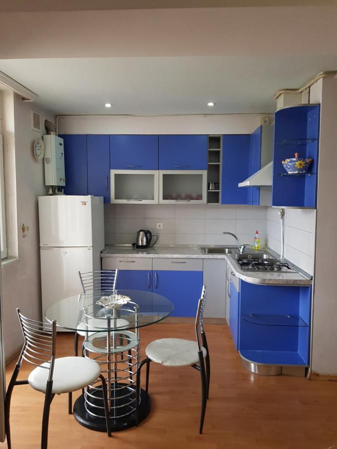 Apartment-14 In The Center Of Erivan Exterior foto