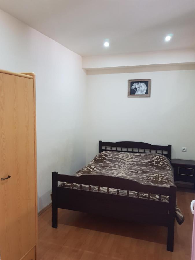 Apartment-14 In The Center Of Erivan Exterior foto